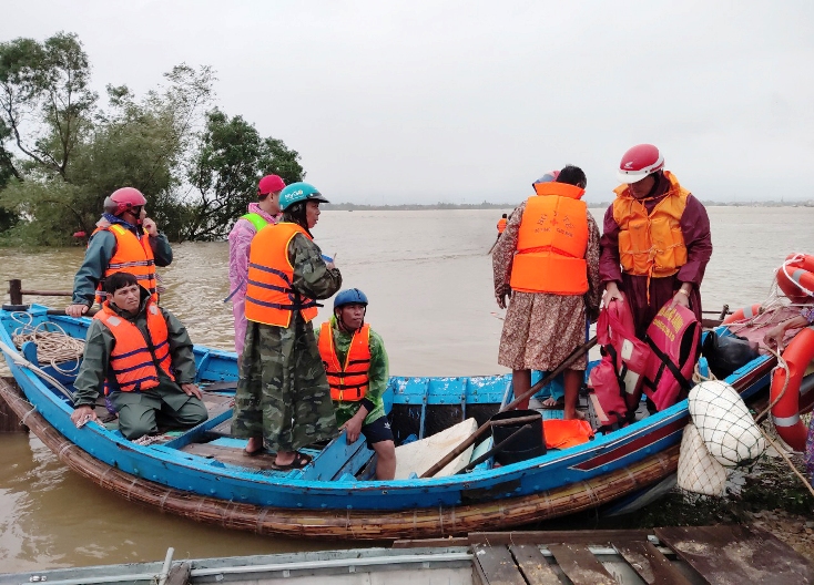 "Biệt đội" ngư dân cứu hộ