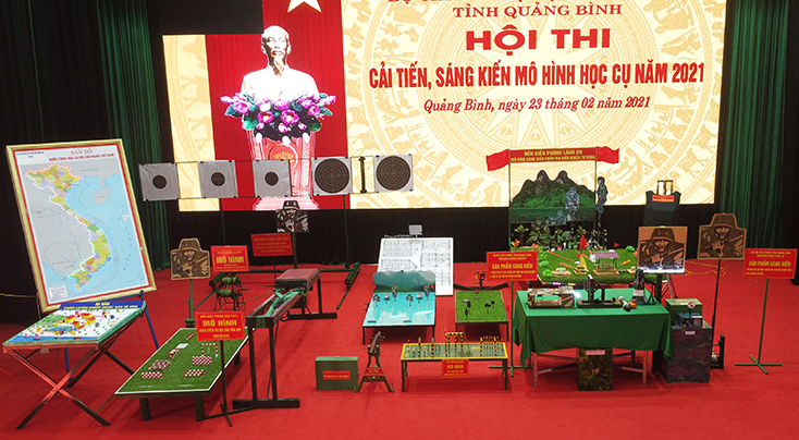 Tổ chức hội thi sáng kiến, cải tiến mô hình học cụ năm 2021