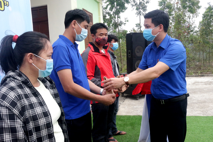 Ra quân Tháng thanh niên và hưởng ứng "Tết trồng cây đời đời nhớ ơn Bác Hồ"