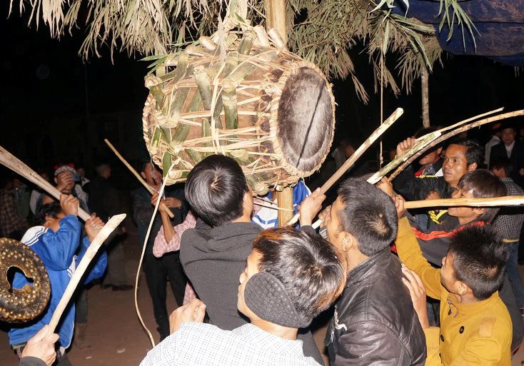 Trống trong sinh hoạt cộng đồng ngày xuân và mùa lễ hội