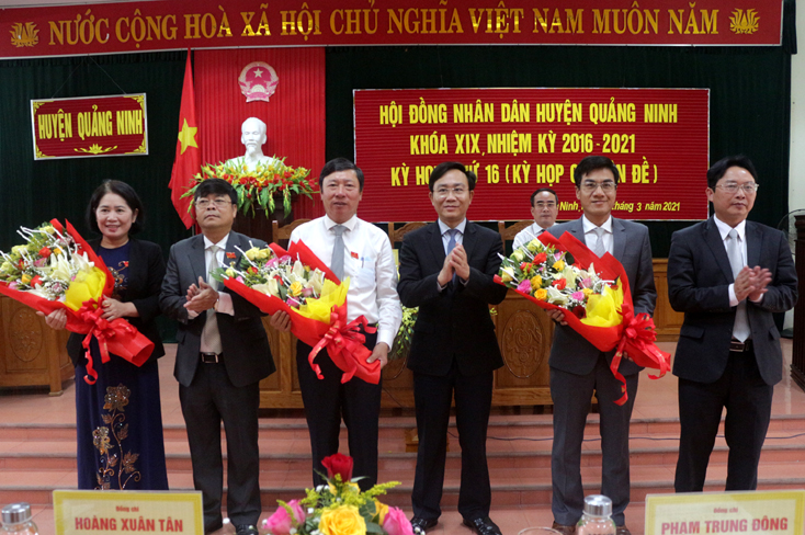 Quảng Ninh: Bầu bổ sung chức danh Phó Chủ tịch HĐND và Phó Chủ tịch UBND huyện