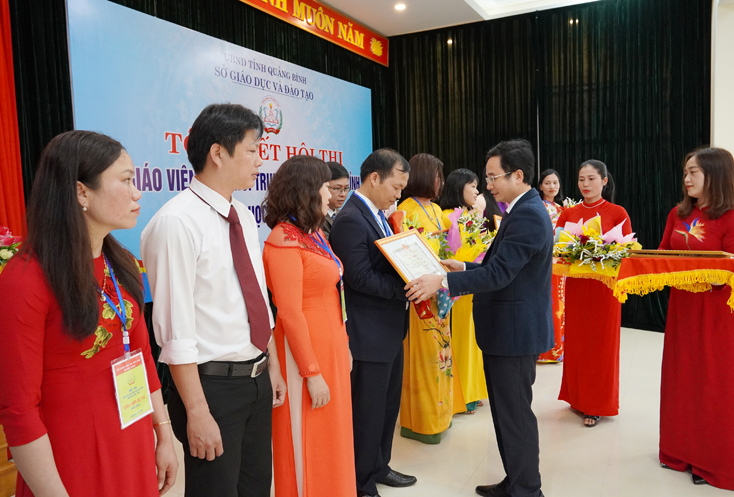 70 giáo viên đạt giải trong Hội thi giáo viên dạy giỏi THCS cấp tỉnh