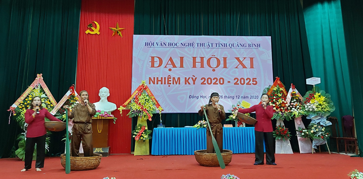 "Càng yêu tha thiết những khúc hát dân ca"