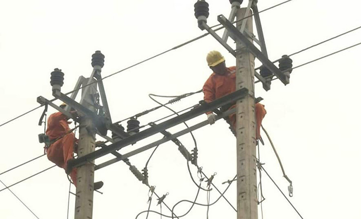 Điện lực Quảng Ninh: Đại tu lưới điện các xuất tuyển trung thế năm 2021