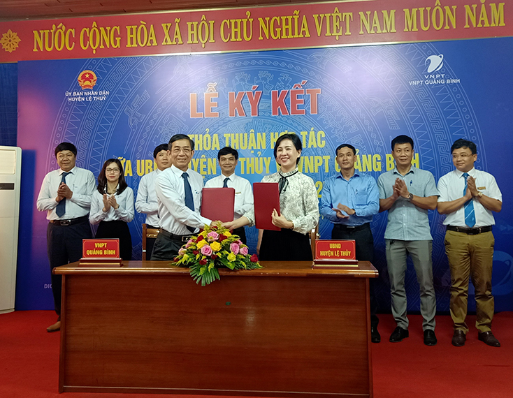 Ký thỏa thuận hợp tác chiến lược về viễn thông và công nghệ thông tin giai đoạn 2021-2025