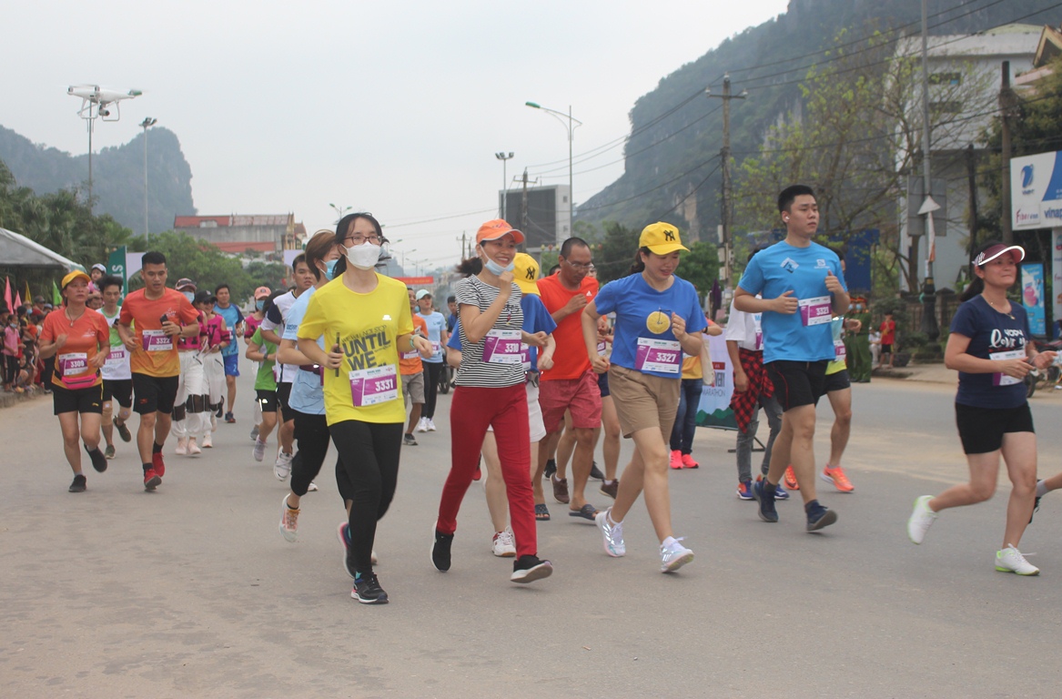 Khởi tranh giải Marathon khám phá Quảng Bình