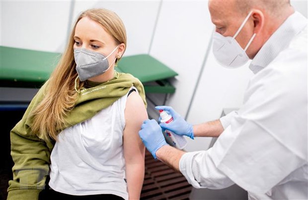 WHO tiếp tục khẳng định vaccine COVID-19 của AstraZeneca an toàn