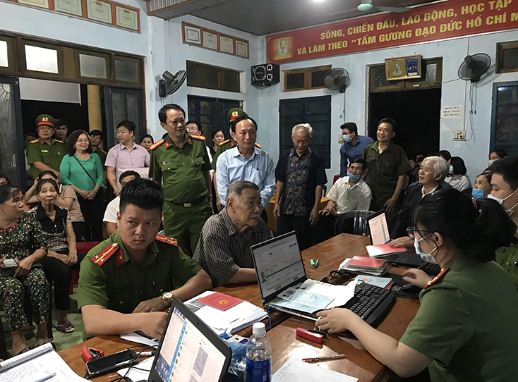 Đồng chí Phó Bí thư Thường trực Tỉnh ủy thăm, động viên lực lượng cán bộ, chiến sỹ thực hiện nhiệm vụ cấp CCCD