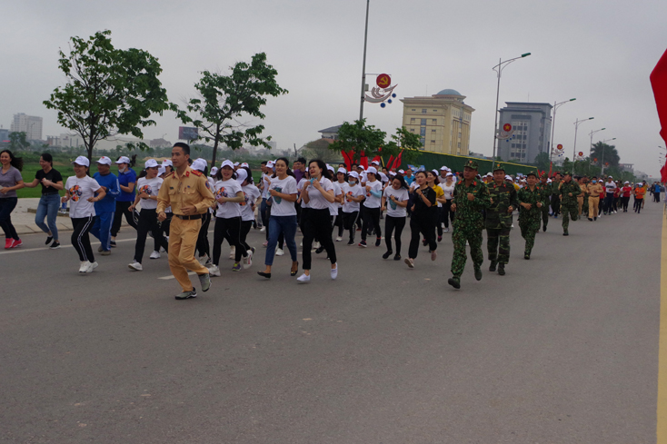 Hơn 1.500 người tham gia "Ngày chạy Olympic vì sức khỏe toàn dân"  năm 2021