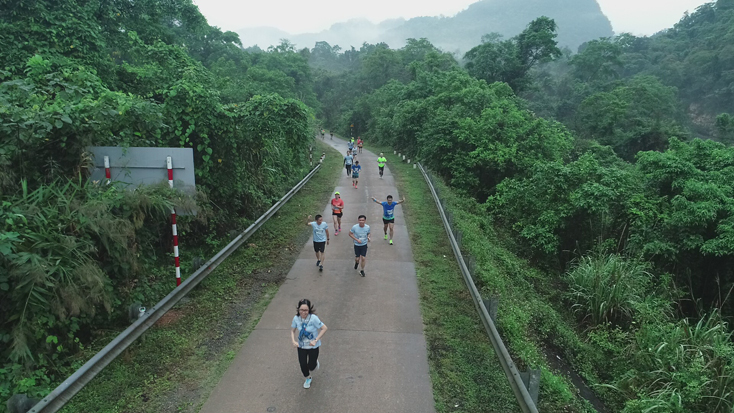 Đường chạy trong lòng di sản