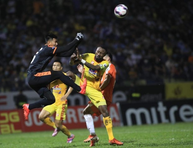 Nhức nhối vấn nạn bóng đá bạo lực trong các trận đấu ở V-League