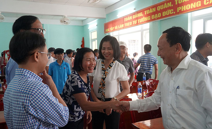 Lấy ý kiến nhận xét và tín nhiệm của cử tri nơi cư trú đối với người ứng cử đại biểu HĐND các cấp