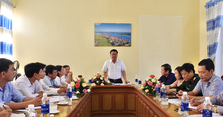 Đồng chí Bí thư Thành ủy Đồng Hới Trần Phong làm việc với Đảng bộ phường Phú Hải