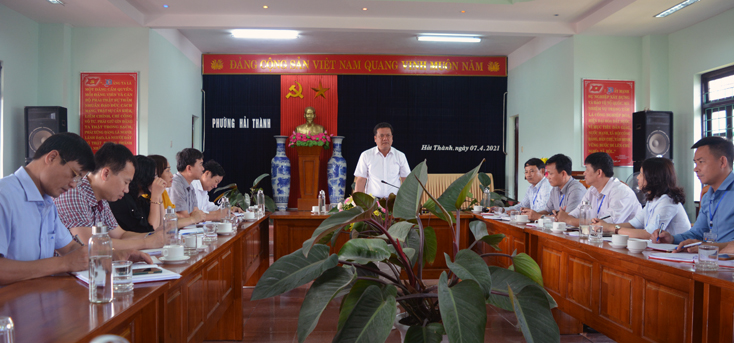 Bí thư Thành ủy Đồng Hới Trần Phong làm việc với Đảng ủy phường Hải Thành