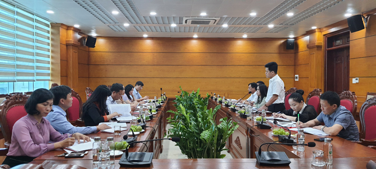Đồng chí Trưởng Ban Dân vận Tỉnh ủy Lê Văn Bảo làm việc với Thường trực Thành ủy Đồng Hới