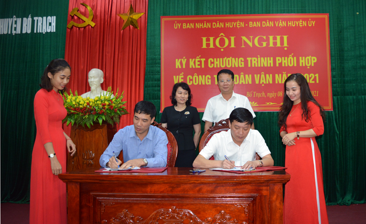 Bố Trạch:  Đẩy mạnh phong trào thi đua "Dân vận khéo" trong các cơ quan Nhà nước