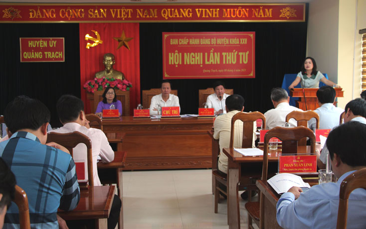 Ban Chấp hành (BCH) Đảng bộ huyện Quảng Trạch khóa XXV: Tổ chức hội nghị lần thứ IV