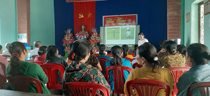 Tập huấn kỹ thuật phòng trừ sâu bệnh hại lúa