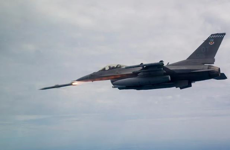 Tiêm kích F-15C Mỹ bắn cú tên lửa 'chí tử' dài nhất lịch sử