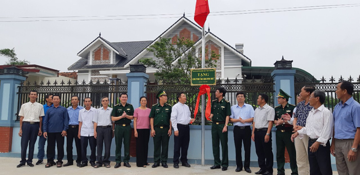 Đưa "Ánh sáng vùng biên" đến với bà con vùng giáo