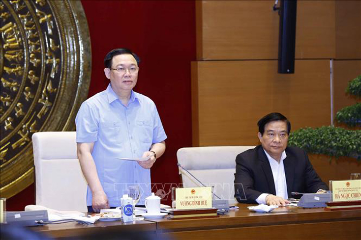 Chủ tịch Quốc hội Vương Đình Huệ làm việc với Hội đồng Dân tộc