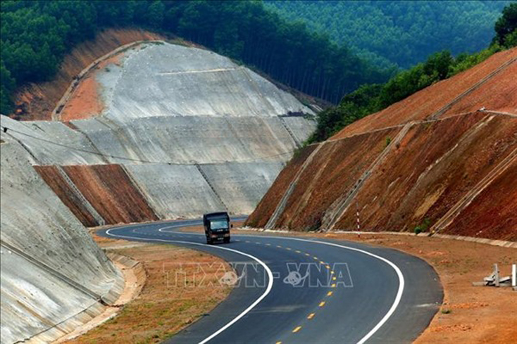 Làm rõ vướng mắc trong đàm phán hợp đồng 3 dự án PPP cao tốc Bắc Nam