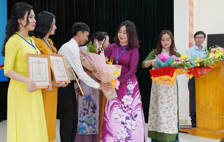 Tổng kết hội thi giáo viên dạy giỏi tiểu học cấp tỉnh năm học 2020-2021