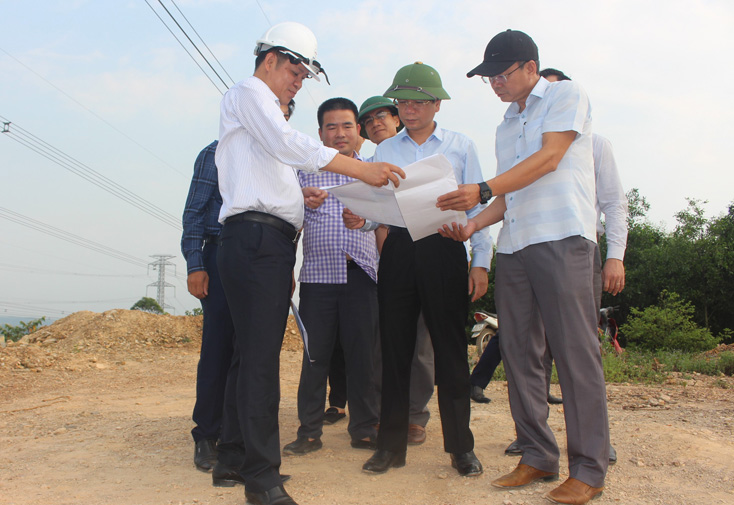 Kiểm tra công tác giải phóng mặt bằng một số dự án trên địa bàn huyện Quảng Ninh