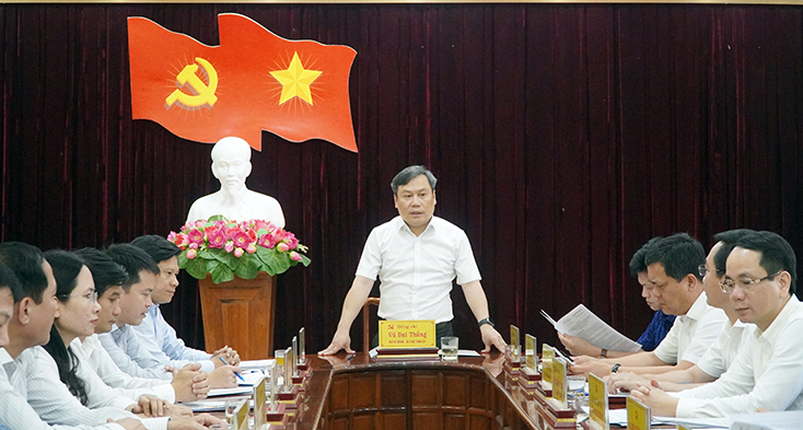 Đồng chí Bí thư Tỉnh ủy kiểm tra công tác chuẩn bị bầu cử tại huyện Lệ Thủy