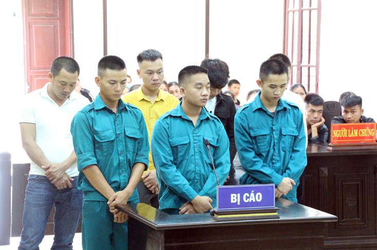 Giải quyết mâu thuẩn bằng hung khí, nhiều đối tượng cùng lãnh án tù