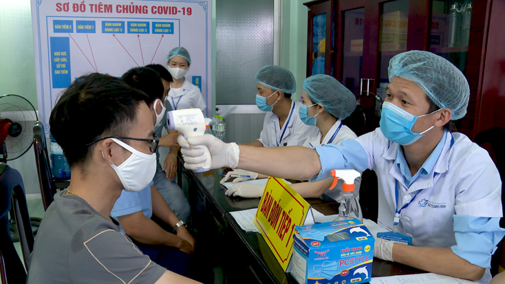 TX. Ba Đồn: Tiêm vắc-xin phòng Covid-19 đợt 1 cho 200 người