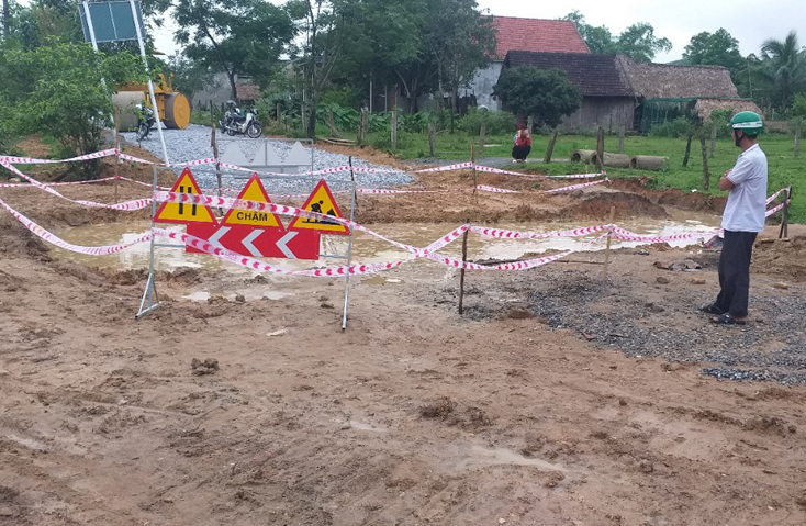 Tuyên Hóa: Phát hiện một cháu bé bị đuối nước dưới hố công trình