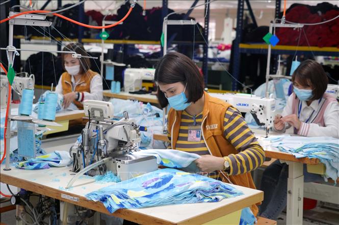 Quyết liệt phòng, chống dịch COVID-19, bảo vệ sức khỏe người lao động