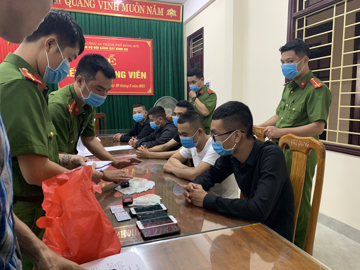Công an TP. Đồng Hới liên tiếp triệt xóa các tụ điểm cho vay lãi nặng