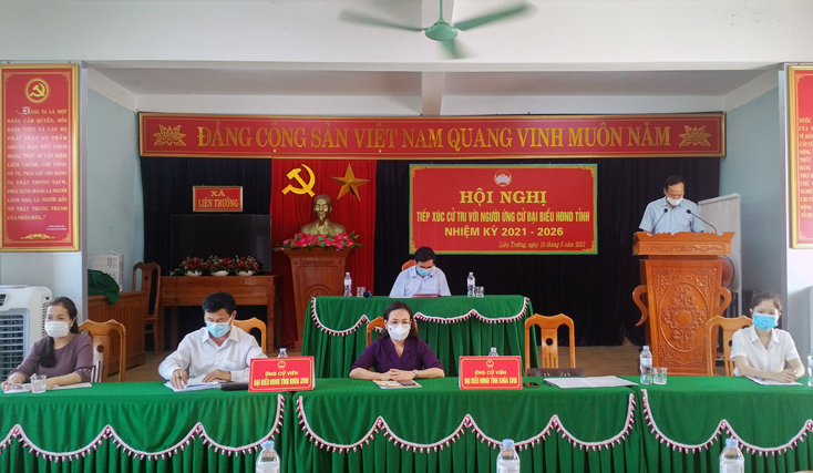 Ứng cử viên đại biểu HĐND tỉnh tiếp xúc với cử tri