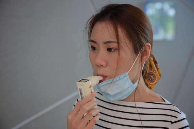 Singapore sớm triển khai máy thở phát hiện COVID-19 chỉ trong... 2 phút