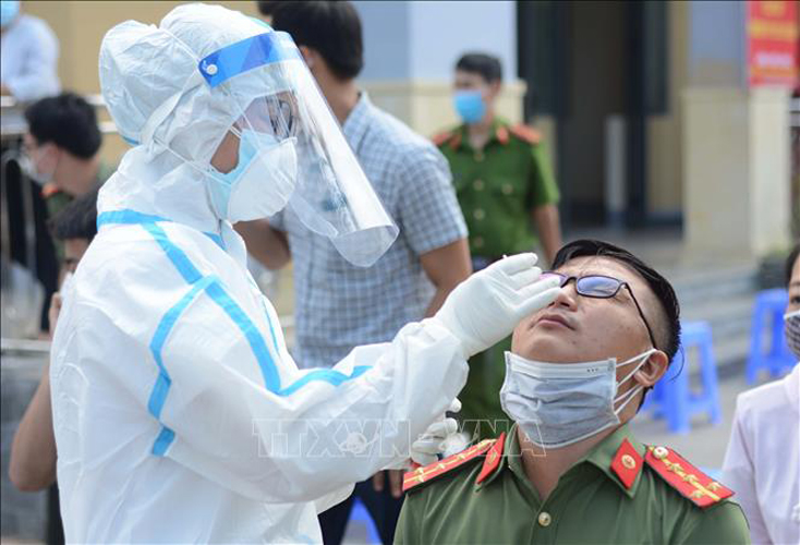 Đến 12 giờ ngày 11-5, Việt Nam có thêm 16 ca mắc mới COVID-19 trong khu vực đã phong tỏa