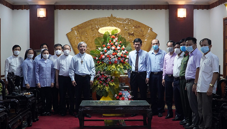 UBND tỉnh tiếp xã giao Giám quản Tông tòa Giáo phận Hà Tĩnh