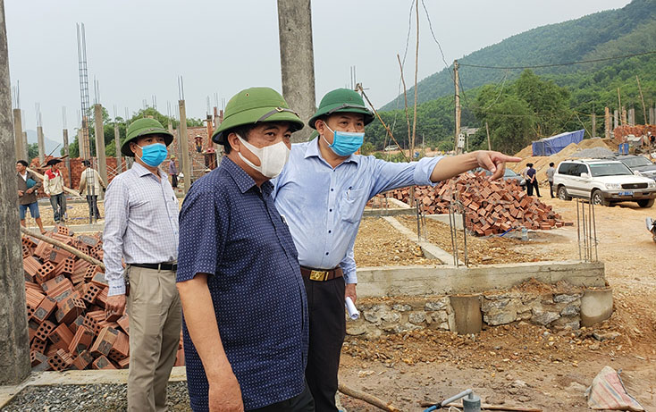 Đẩy nhanh tiến độ thi công các khu tái định cư cho người dân huyện Tuyên Hóa và Minh Hóa