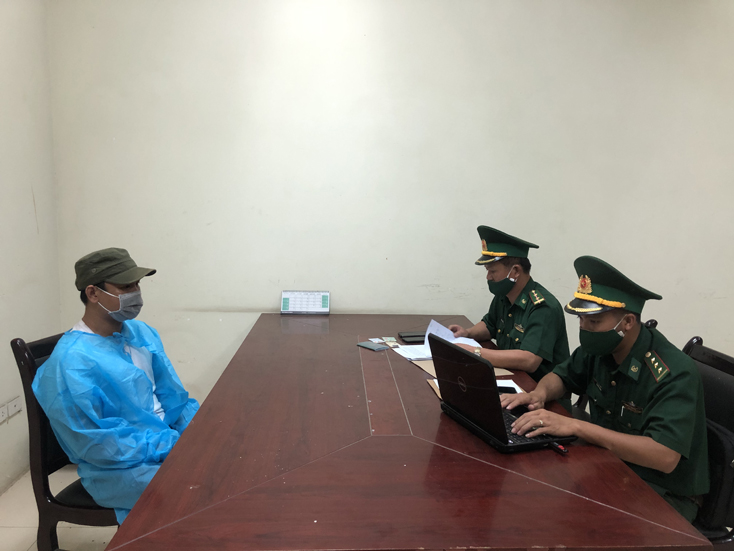Đồn Biên phòng của khẩu quốc tế Cha Lo: Bắt đối tượng truy nã về tội tổ chức đánh bạc