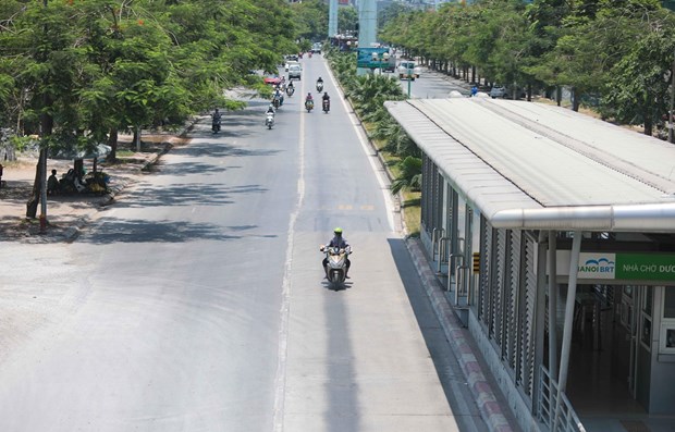 Ngày 16-5, nắng nóng bao trùm các khu vực, có nơi trên 38 độ C