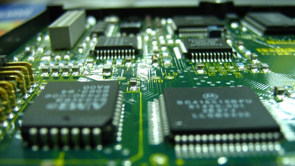Thiếu hụt chip khiến ngành ô tô chịu tổn thất doanh thu 110 tỉ USD năm 2021