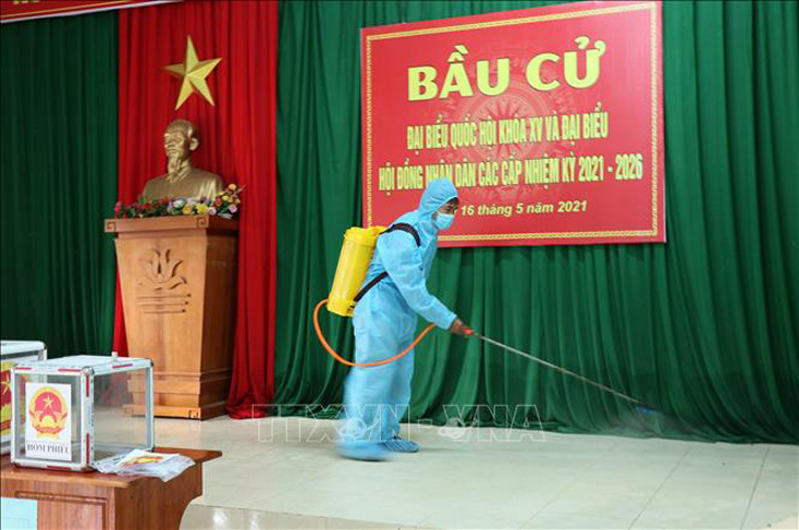 Bảo đảm không tập trung quá đông người ở phòng bỏ phiếu tại cùng một thời điểm