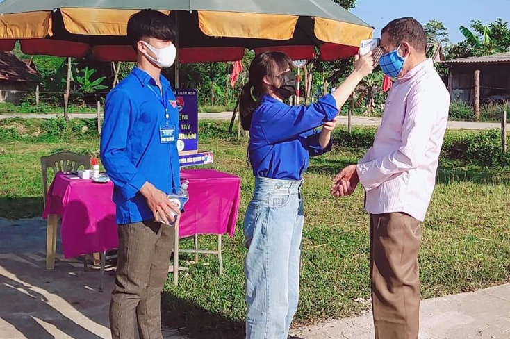 Tuổi trẻ Quảng Bình tổ chức các đội tình nguyện tại các điểm bầu cử