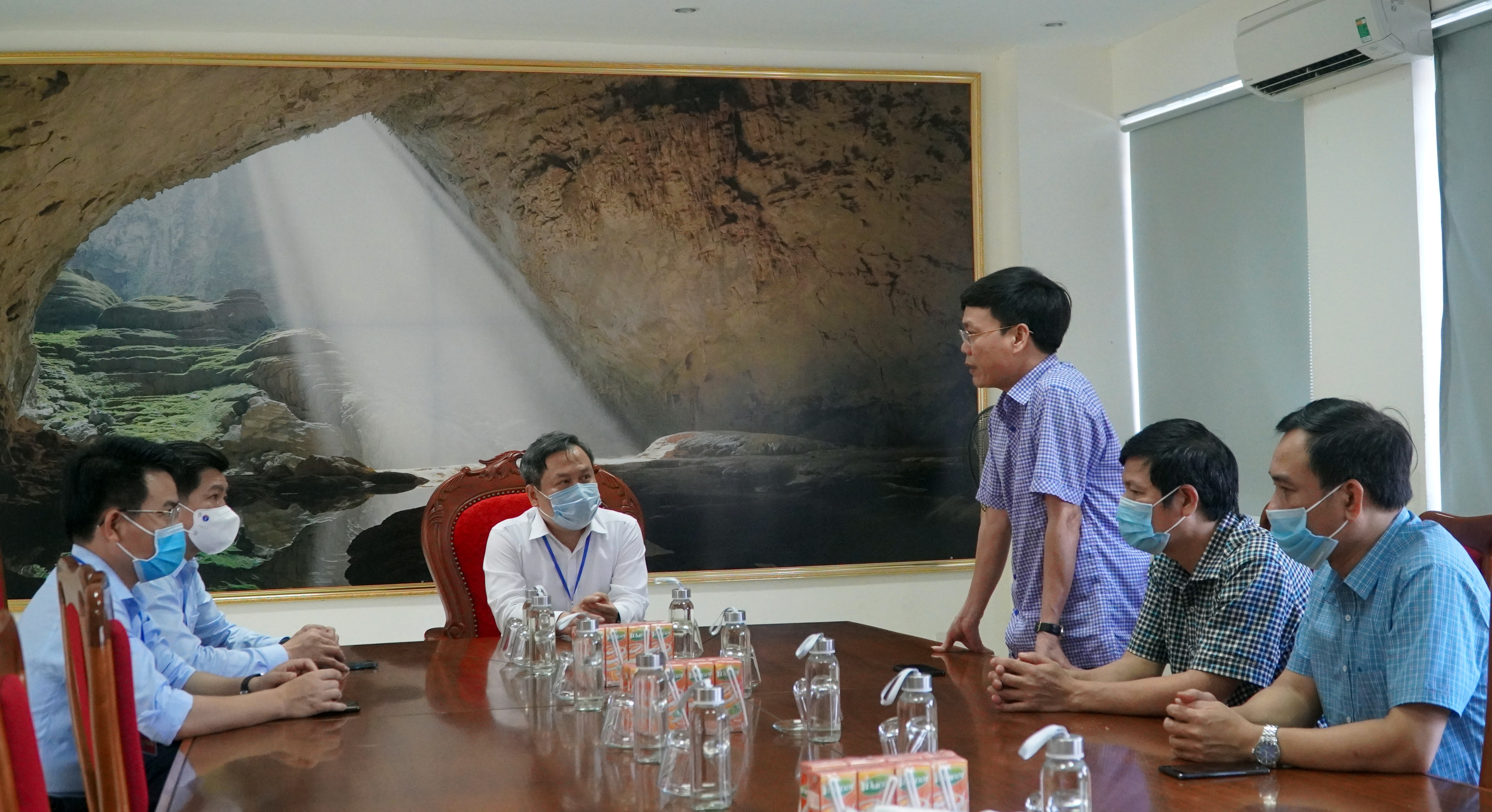 Khẩn trương hoàn thành quy trình bầu cử đại biểu Quốc hội khóa XV và đại biểu HĐND các cấp nhiệm kỳ 2021-2026