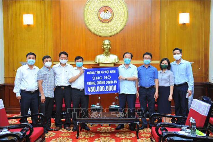 Gần 3.500 tỷ đồng ủng hộ và đăng ký ủng hộ công tác phòng, chống dịch COVID-19