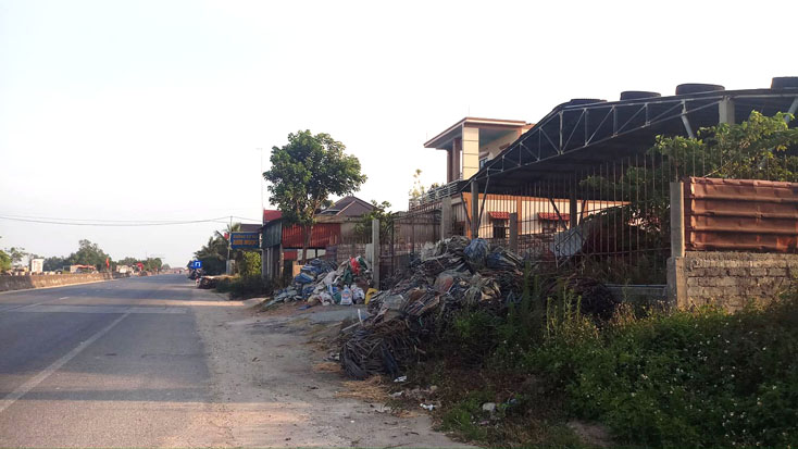 Quảng Trạch: "Nóng" tình trạng vi phạm hành lang an toàn giao thông