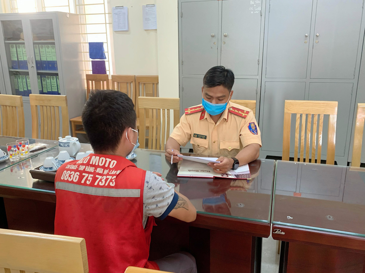 Chấn chỉnh ý thức tham gia giao thông của đội ngũ shipper