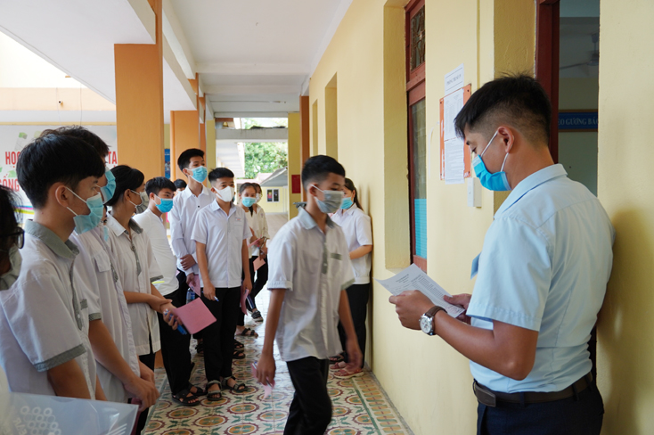 Hoàn thành "mục tiêu kép": Bảo đảm quy chế thi và phòng, chống dịch