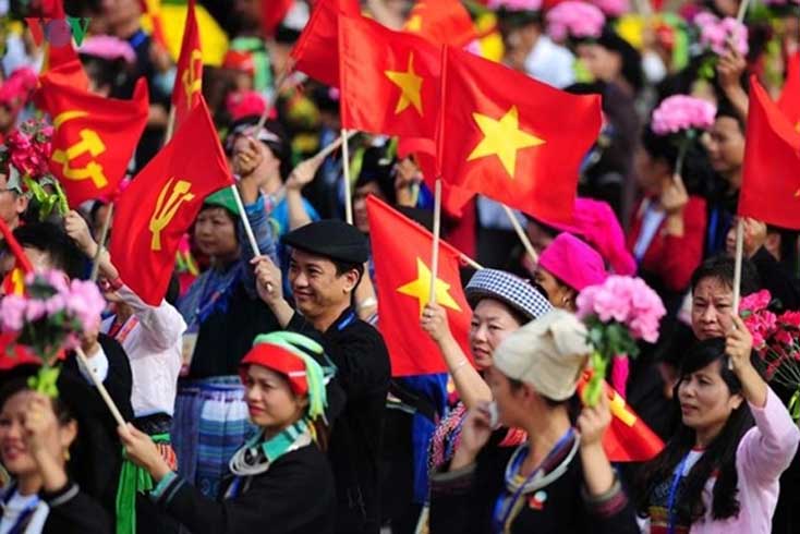 Đâu phải "sùng bái cá nhân"